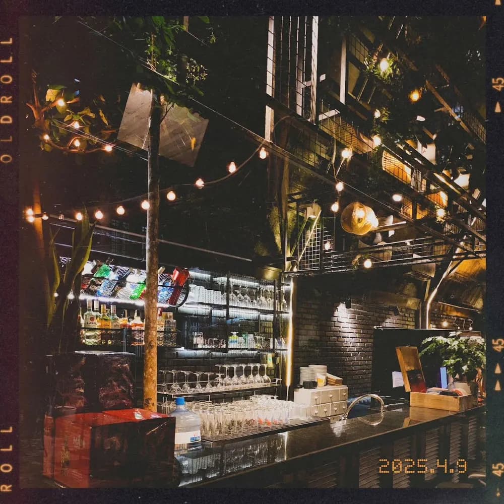 MarLan Pub – Craft Beer, Wine, Cocktail, Food & Live Music Đà Nẵng