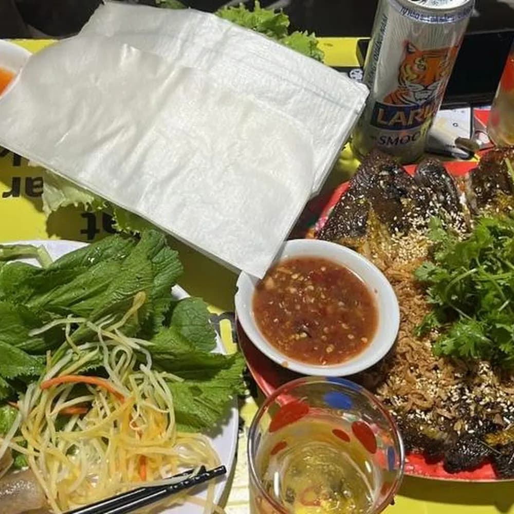 Cô Ta - Ốc Hút Đĩa Bay
