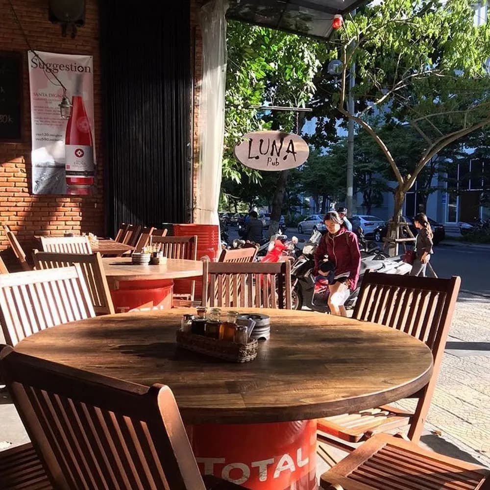 Luna Pub