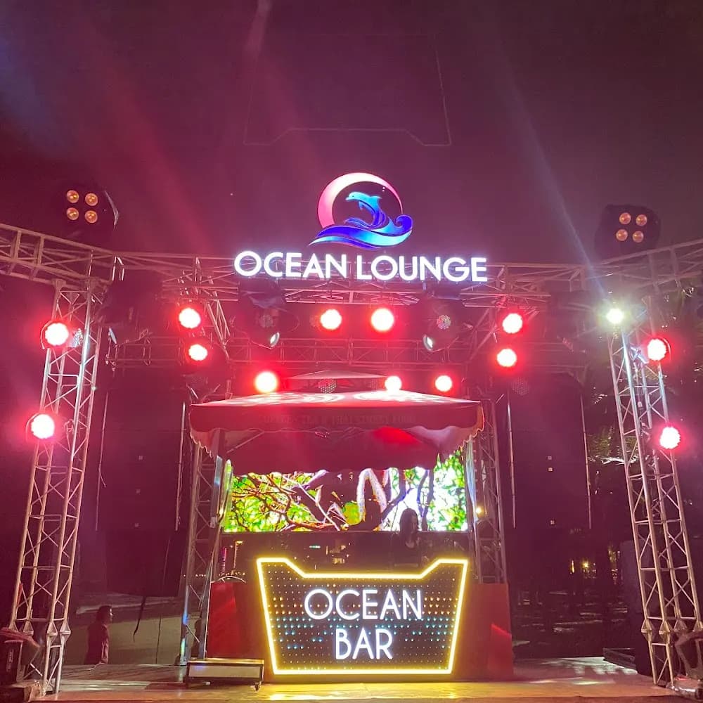Ocean Lounge Bar