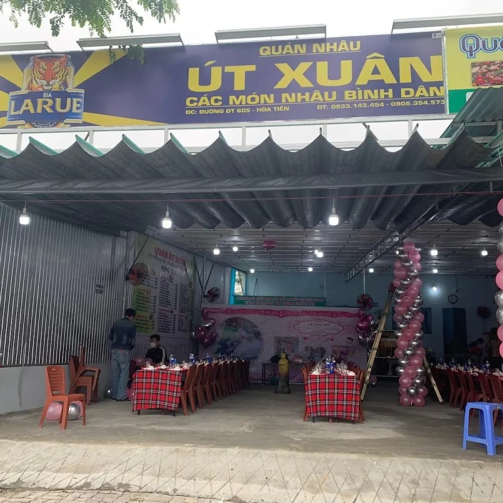 QUÁN NHẬU ÚT XUÂN