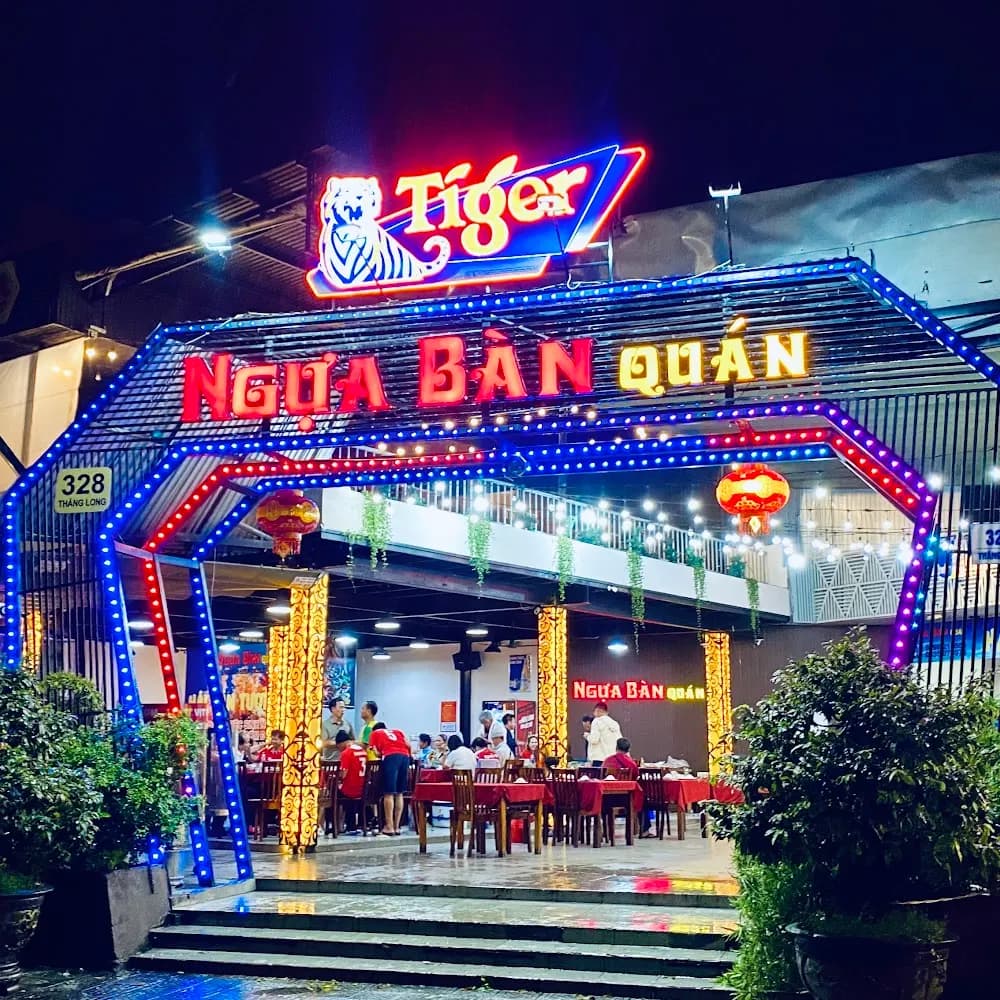 Ngựa Bàn Quán ( Hải sản tự chọn tươi sống & Đặc sản gà vườn & Đặt tiệc sinh nhật , Vịt Quay tỳ bà , Phòng vip Cẩm Lệ )