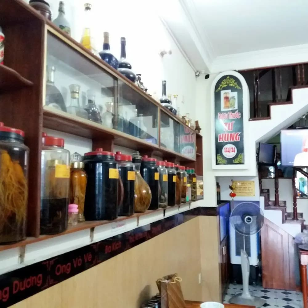 Quán Rượu Thuốc Tư Hùng