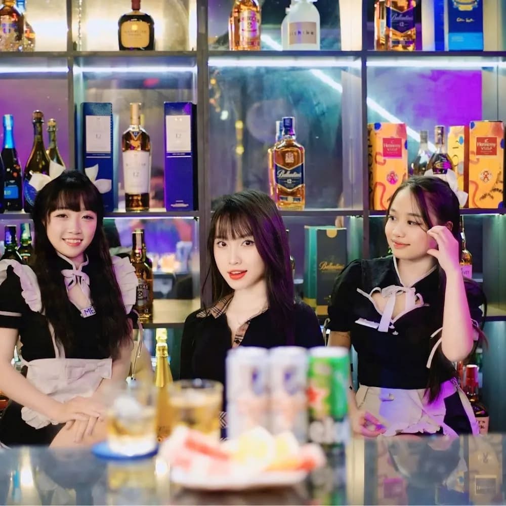 QUEEN Lounge & Bar