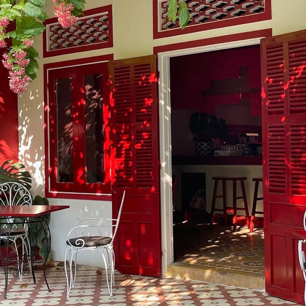 Bún Bạch Tuộc Cay - Mada Bistro Restaurant - Nhà Hàng Hải Sản Gần Đây